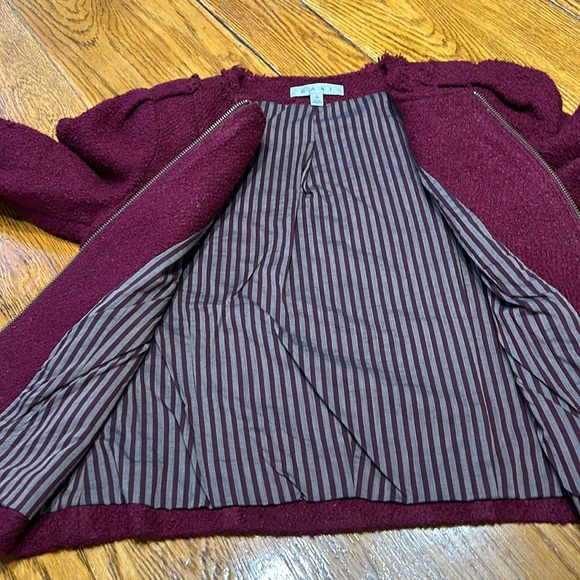 CAbi Britt Boucle Merlot zip jacket. Fully lined. Great condition. Size 6. - Picture 7 of 11